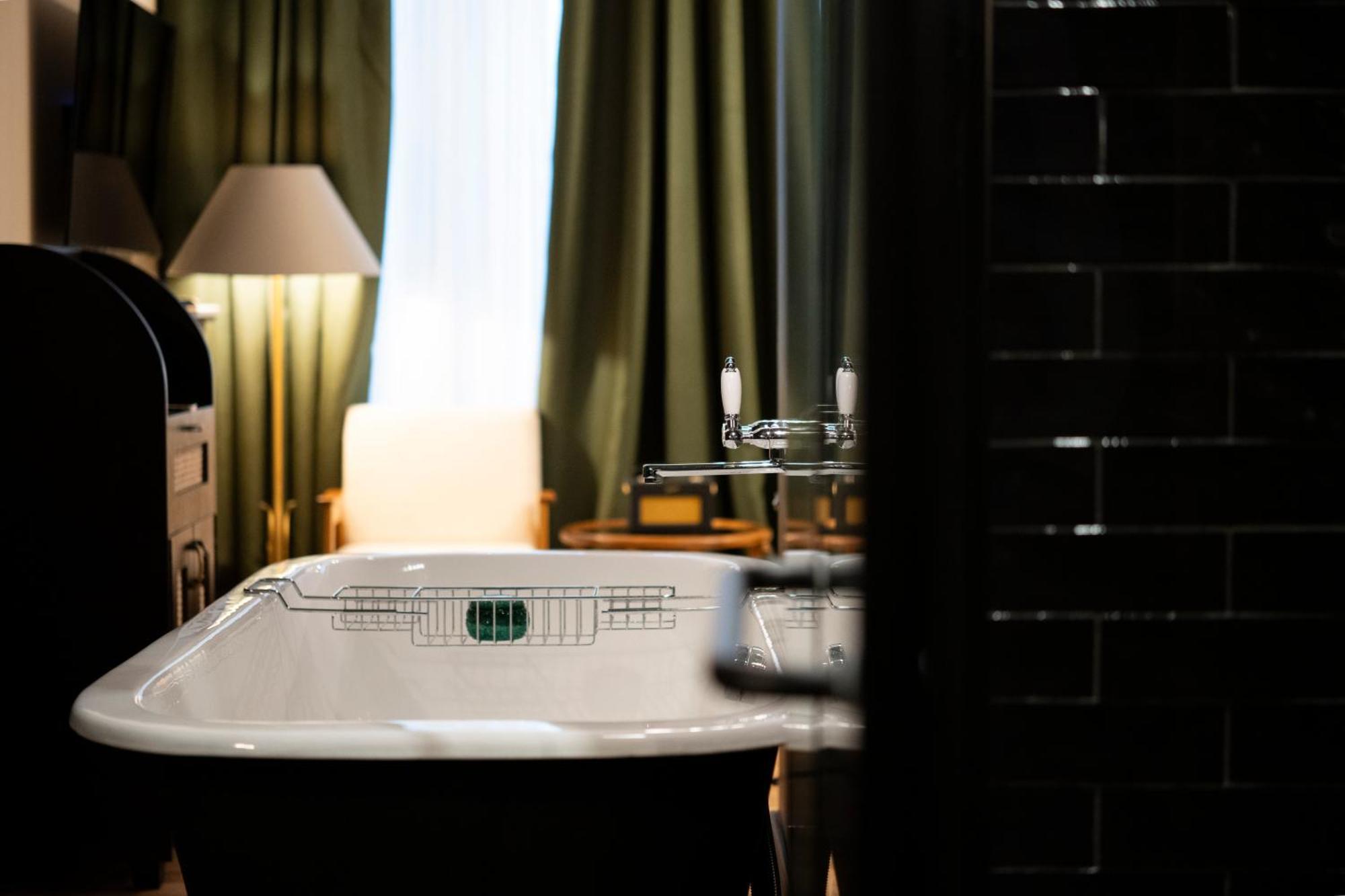Communal Hotel Kutaisi Zewnętrze zdjęcie