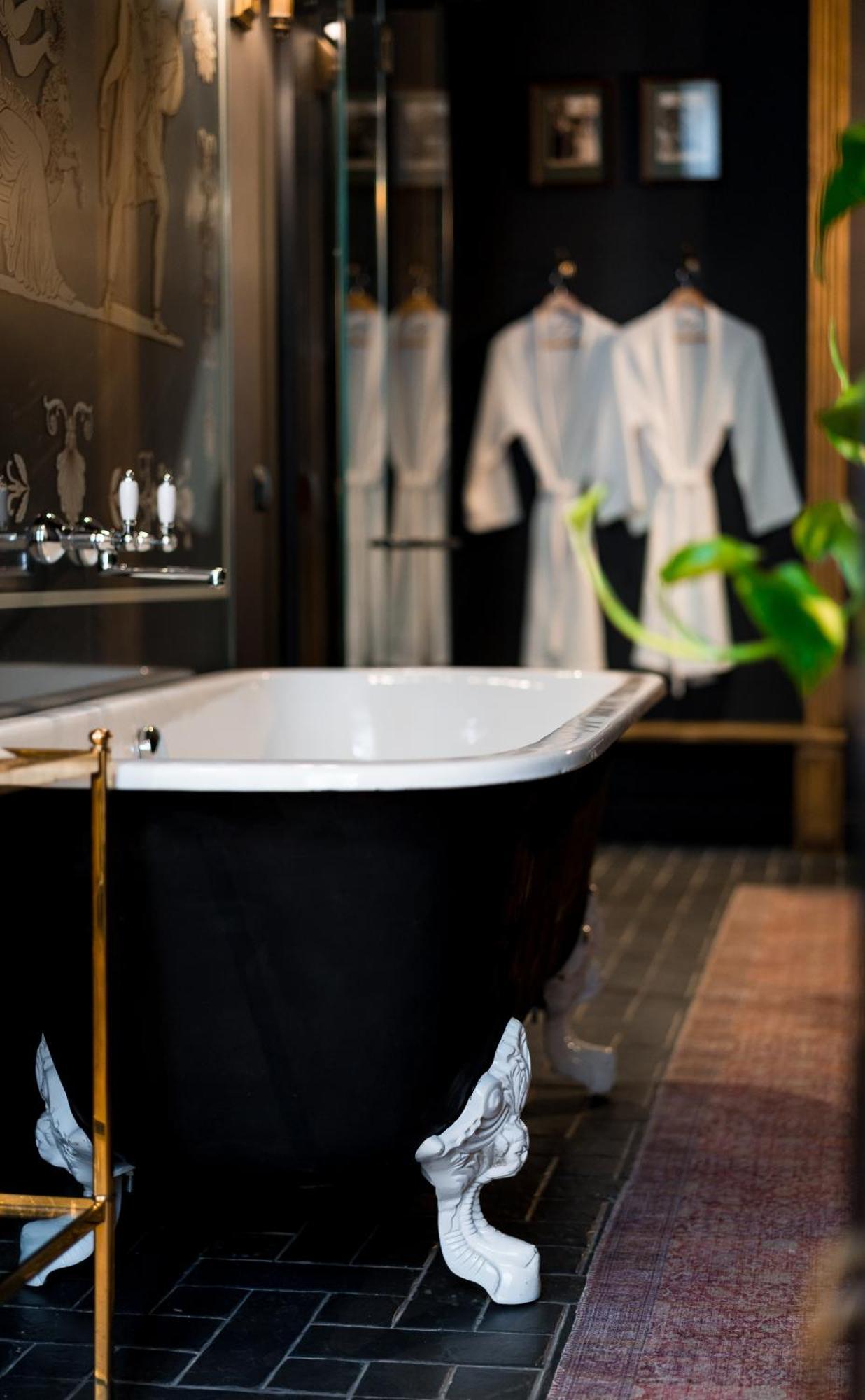 Communal Hotel Kutaisi Zewnętrze zdjęcie