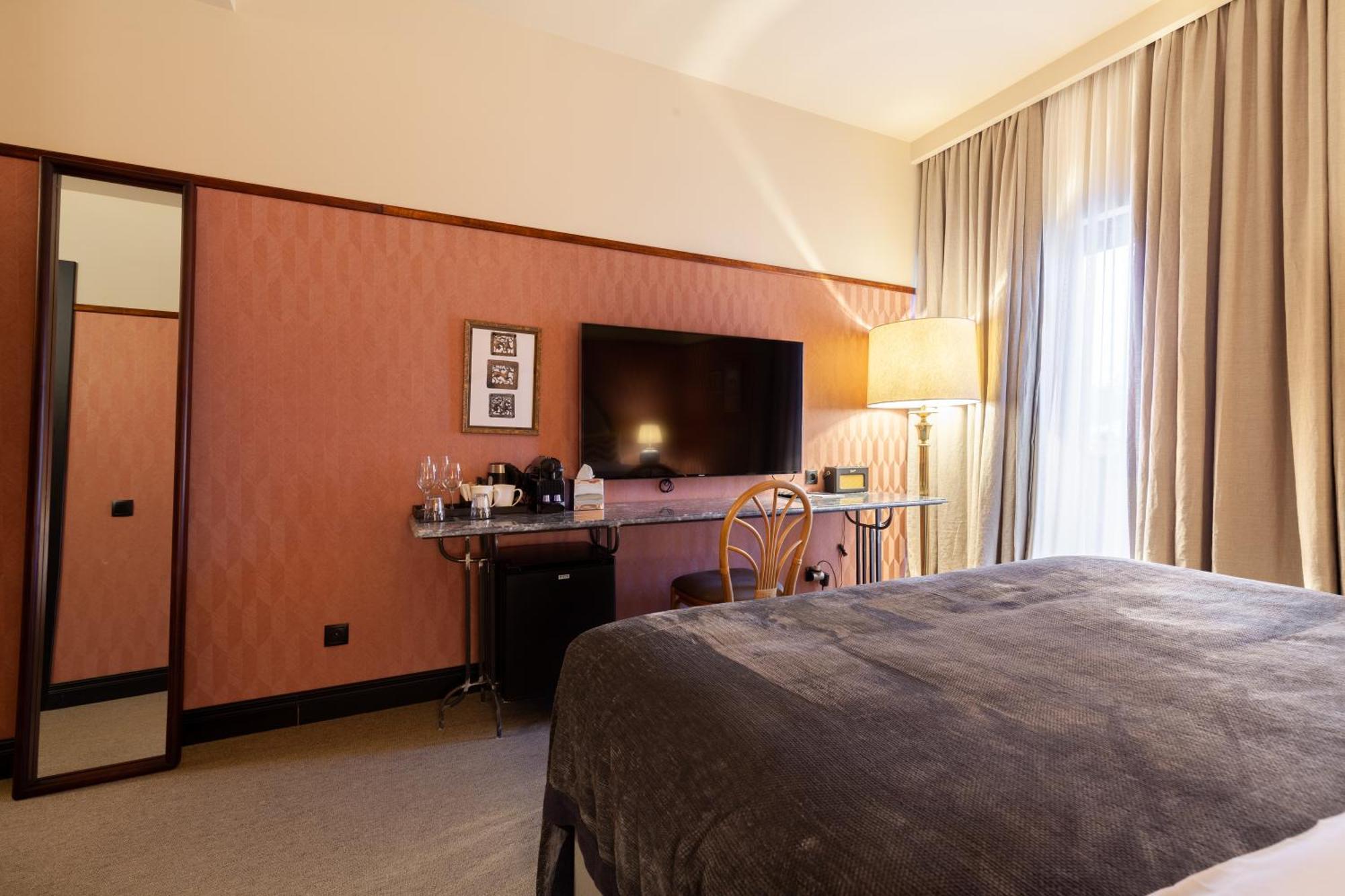 Communal Hotel Kutaisi Zewnętrze zdjęcie